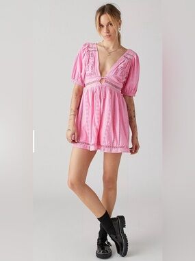 Urban Outfitters UO Marla Broderie Babydoll Dress Pink Backless Puff Sleeve L